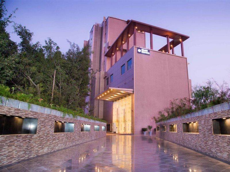 グランド エグゾティカ ビジネス ホテル Pimpri-Chinchwad エクステリア 写真