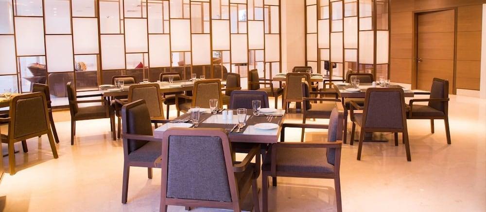 グランド エグゾティカ ビジネス ホテル Pimpri-Chinchwad エクステリア 写真