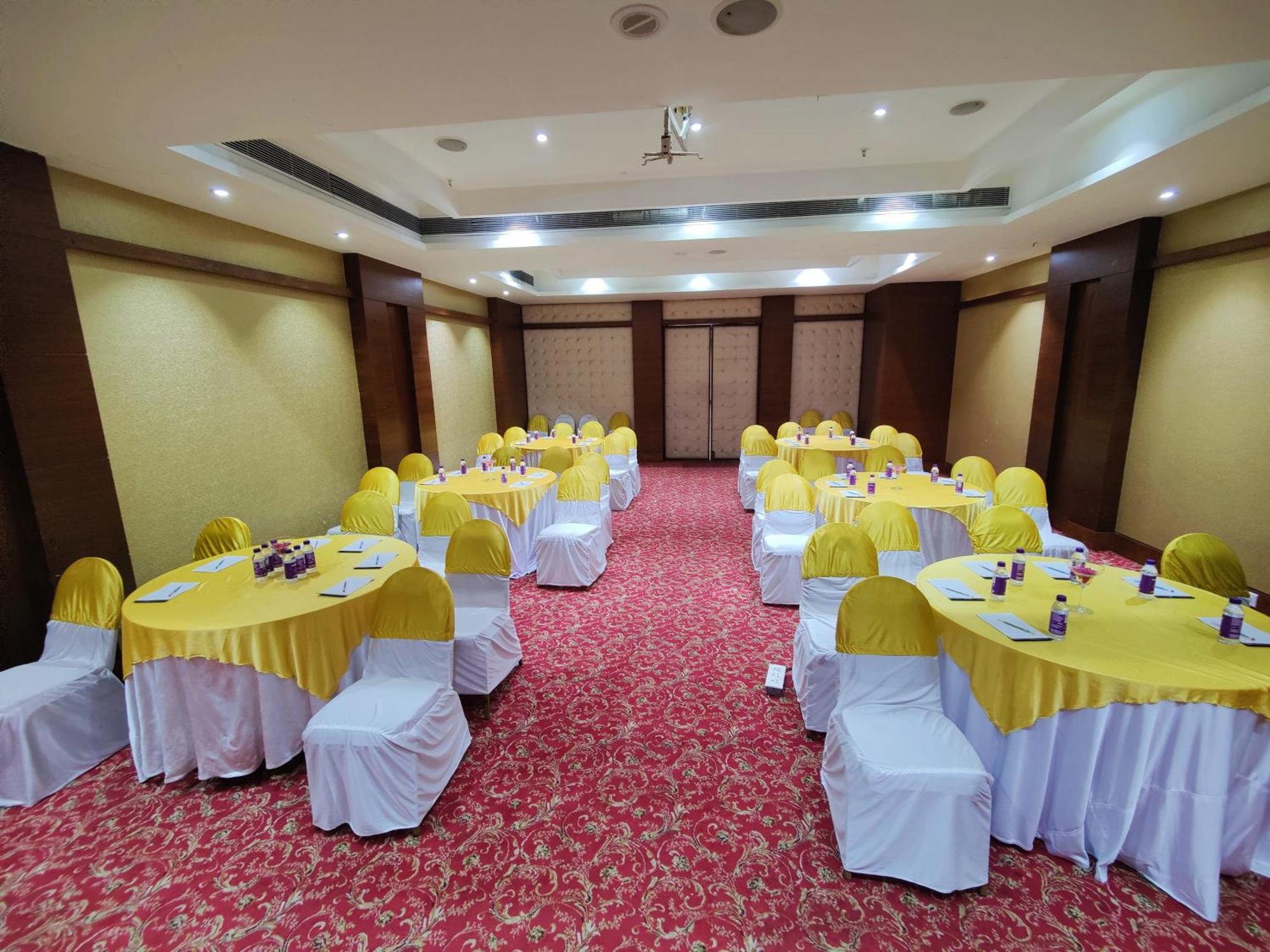 グランド エグゾティカ ビジネス ホテル Pimpri-Chinchwad エクステリア 写真